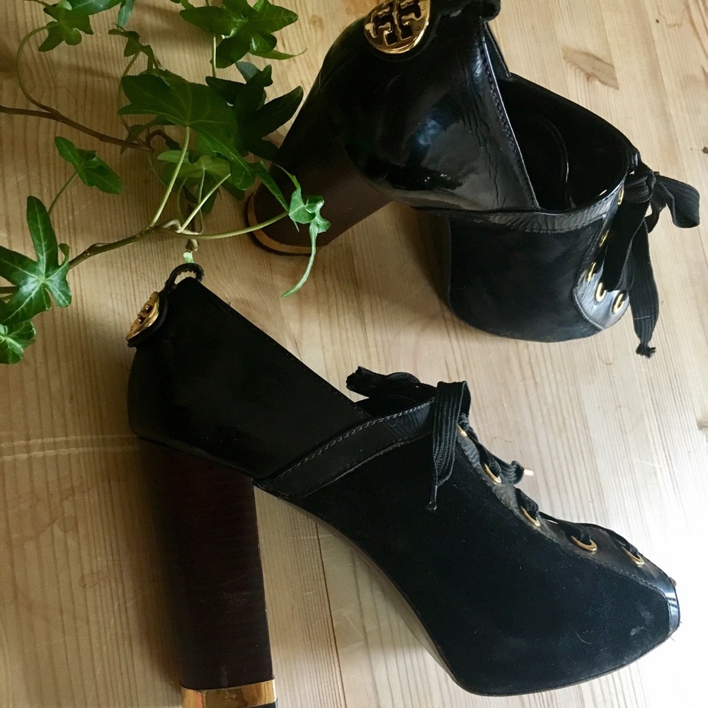 Tory Burch Chunky Lace- Up Ankle booties